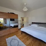 Giant Private Garden & Spacious Flat In * 因斯布鲁克
