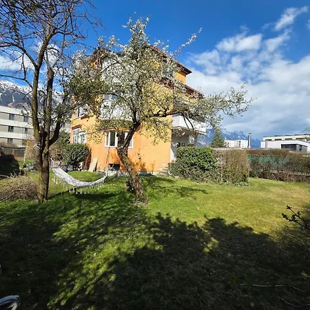 Giant Private Garden & Spacious Flat In Lejlighed *