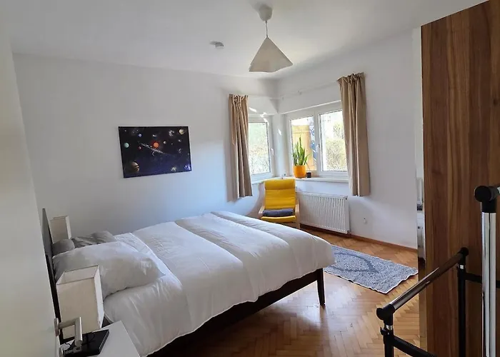 Апартаменты Giant Private Garden & Spacious Flat In *