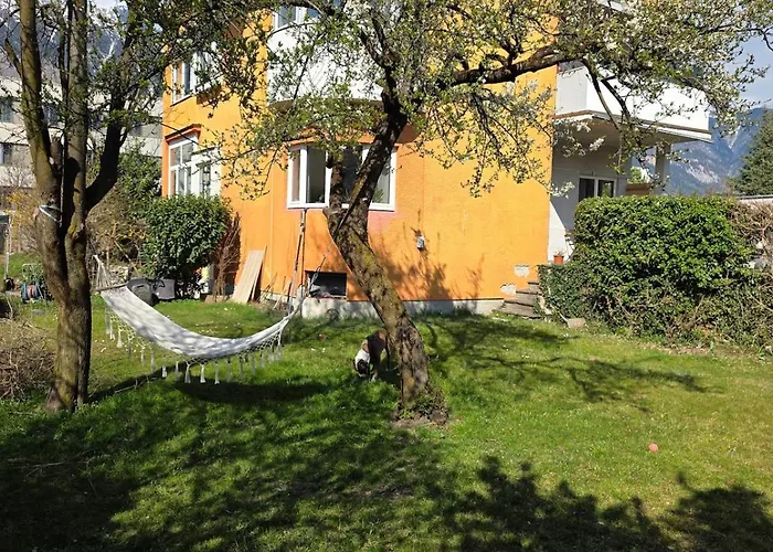 Giant Private Garden & Spacious Flat In Апартаменты Инсбрук
