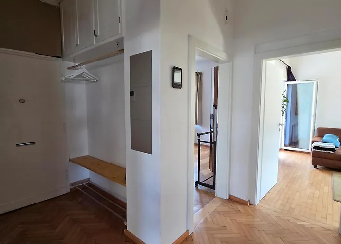 Giant Private Garden & Spacious Flat In 公寓