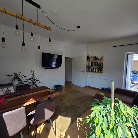 Giant Private Garden & Spacious Flat In